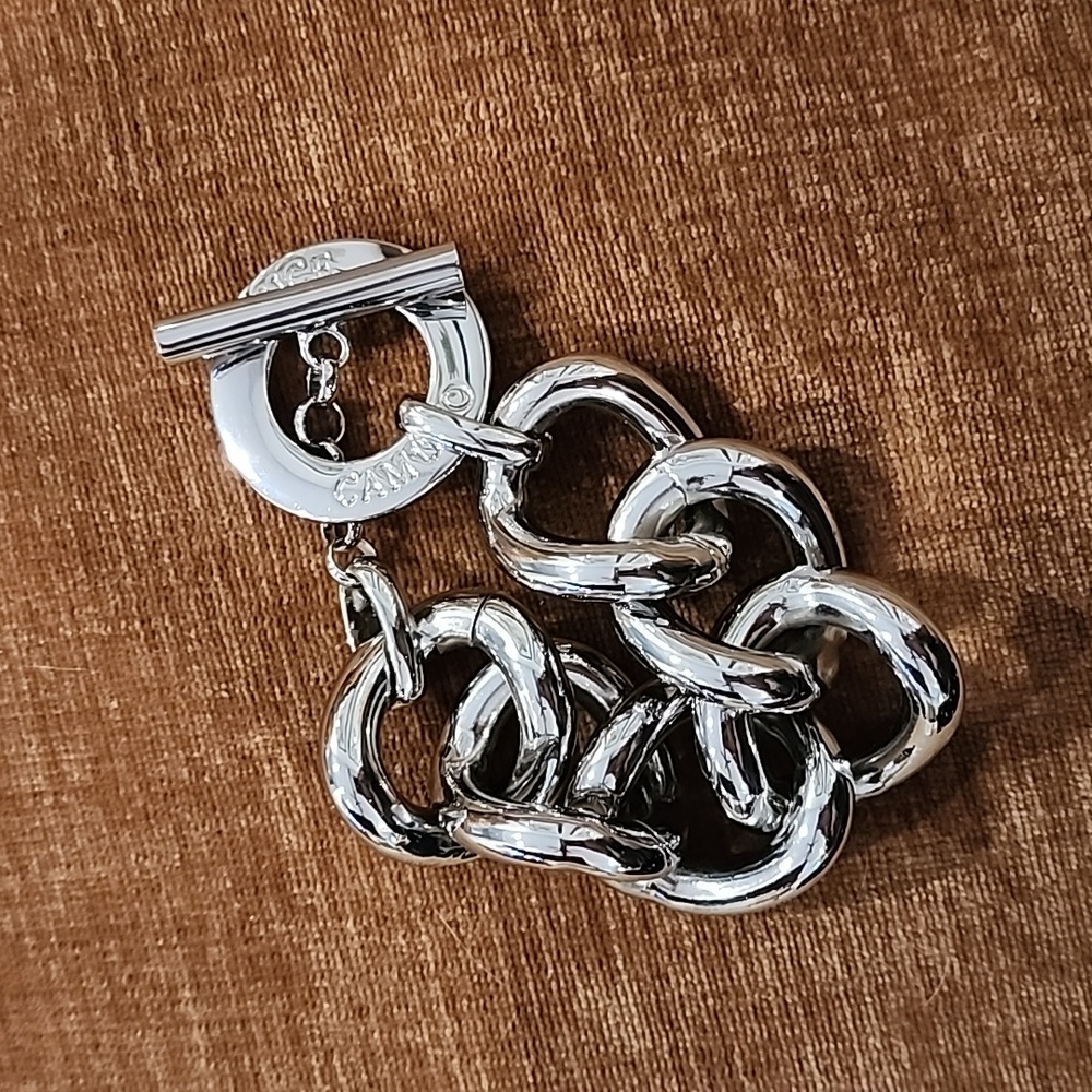 📷 VINCE CAMUTO chunky bracelet  silver.
